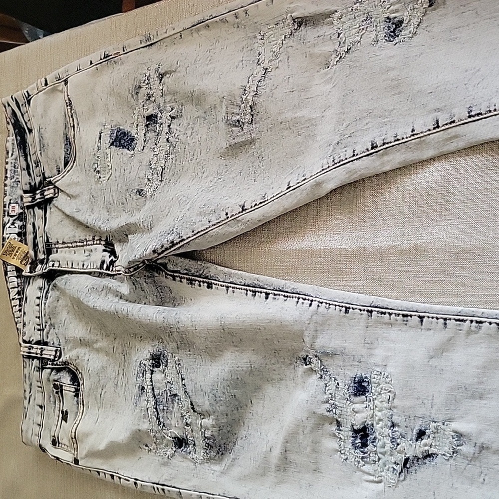 Men's Distressed Light Gray Jeans